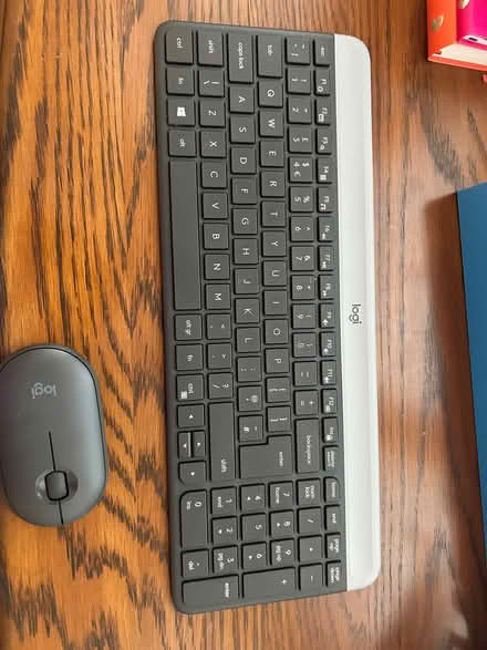 Photo of free Wireless keyboard (Surbiton KT6) #1
