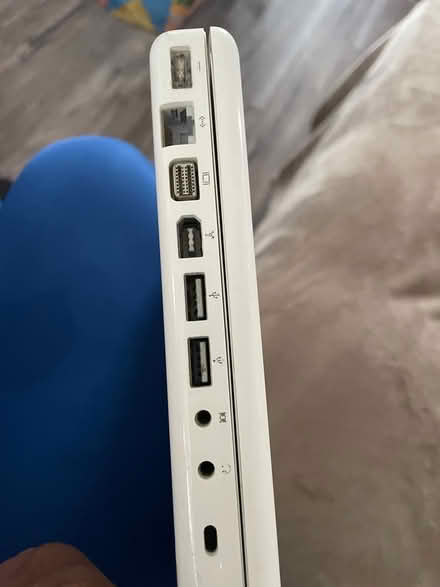 Photo of Charging cable (M9 Harpurhey) #1