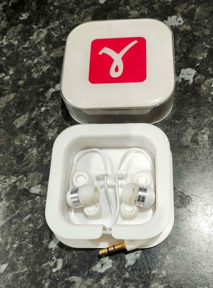 Photo of free White corded earphones (Northwood HA5) #1