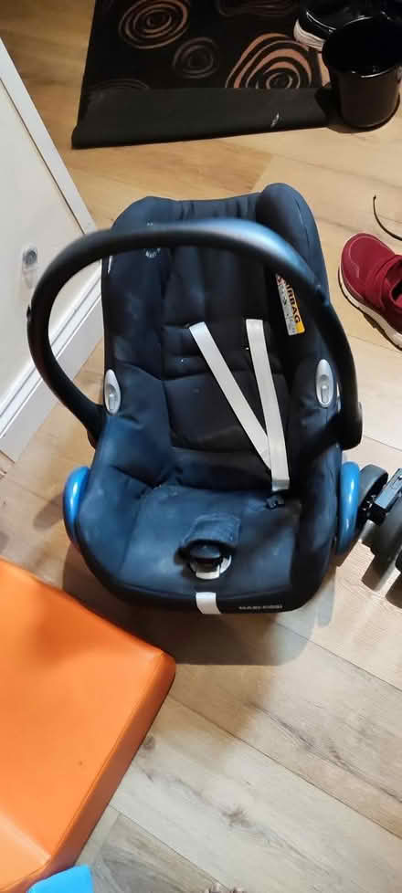 Photo of free infant car ceat (EH7) #1