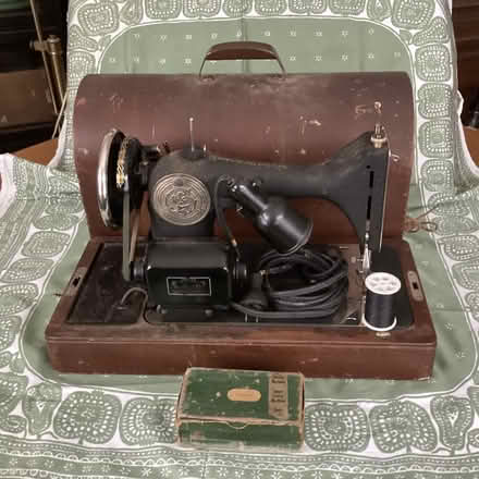 Photo of free Portable antique sewing machine (Ann Arbor near Hillside Terr.) #1