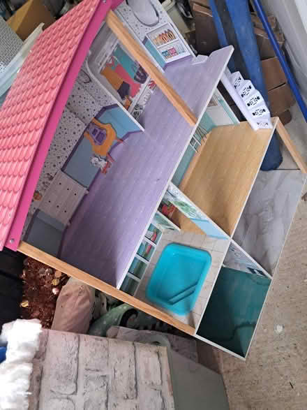 Photo of free Barbie dolls house (MK41) #1