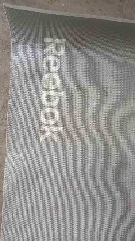 Photo of free Reebok light grey yoga mat (SW11) #2