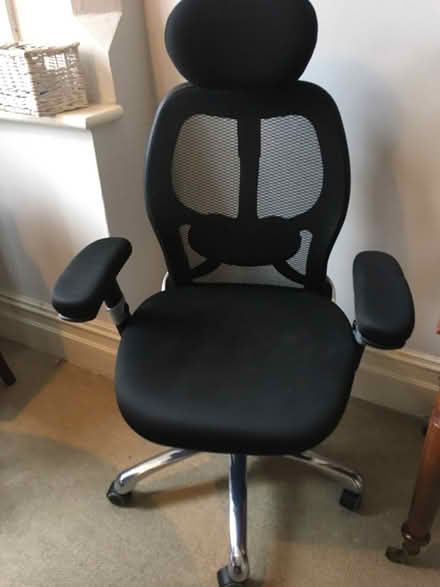 Photo of free Office chair (Upper Holloway N19) #1