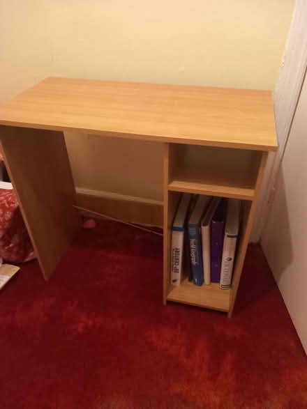 Photo of free One small desk (L9) #1