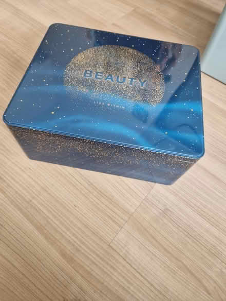 Photo of free M&S beauty tin (Coxheath ME17) #2