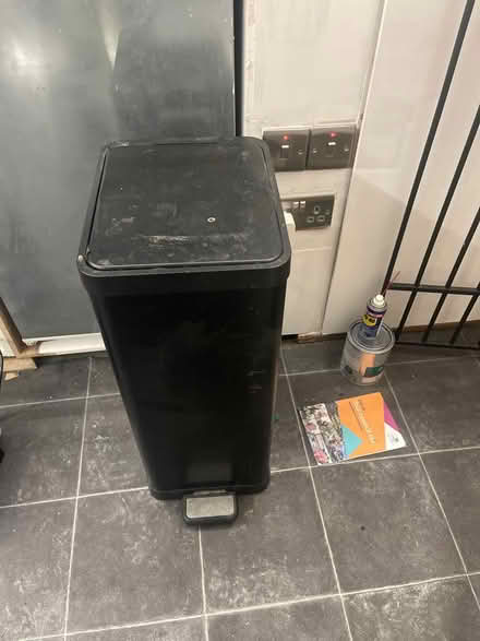 Photo of free Trash can (Aldgate E1) #1