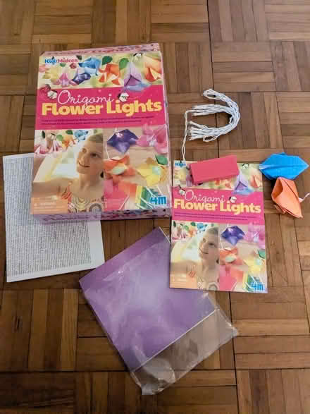 Photo of free A KidzMaker kit to make flower origami for string lights (Kennington OX1) #1