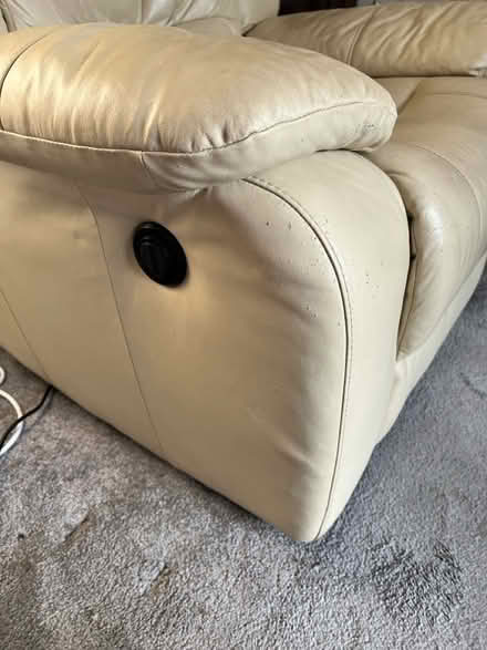 Photo of free leather electric recliner chair (Southend SS2) #2