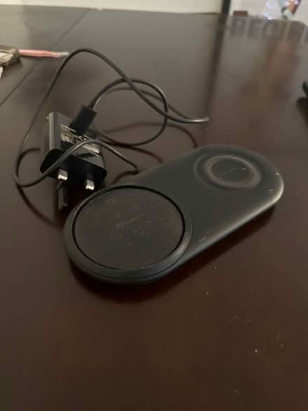 Photo of free Samsung Wireless Fast Charger Duo (E9 7HX) #1