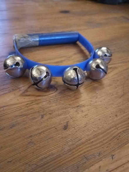 Photo of Jingle bells (or objects containing) (Layerthorpe YO31) #1