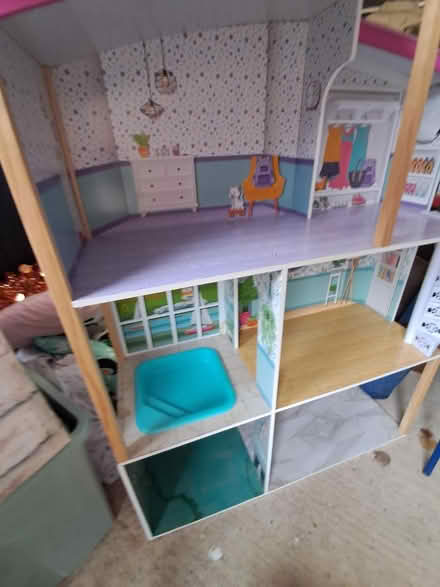 Photo of free Barbie dolls house (MK41) #2
