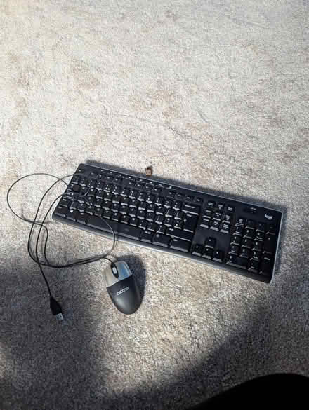 Photo of free wireless keyboard and mouse (Aston OX18 2) #1
