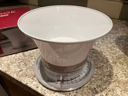 Photo of free Kitchen scales (WA14) #1