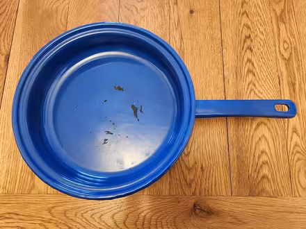 Photo of free 10 inch enamel camping frying pan (CT19) #2