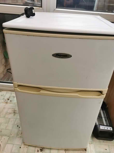 Photo of free Fridge freezer size 33hx19x20inch (Brickhill MK41) #1