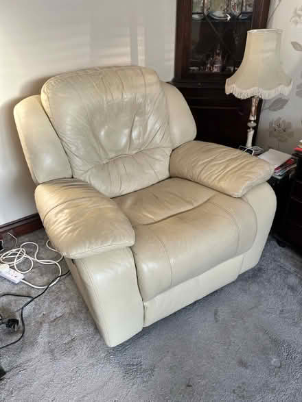 Photo of free leather electric recliner chair (Southend SS2) #1
