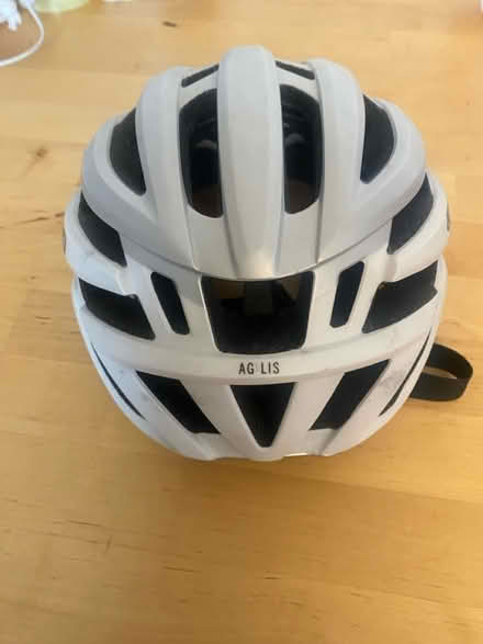 Photo of free Giro bicycle helmet (SE1) #2