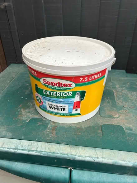 Photo of free white exterior paint (Coxheath) #1