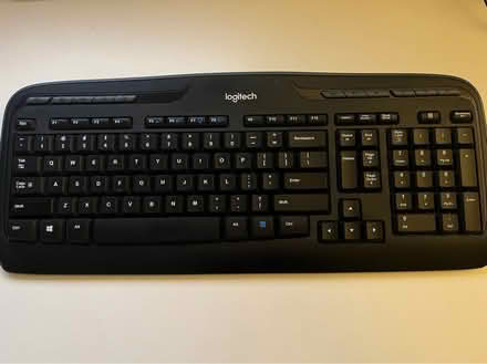 Photo of free Logitech wireless keyboard (L5J2H2) #1