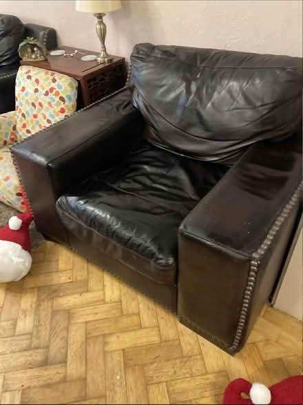 Photo of free 3 piece leather sofa suite (L7) #1