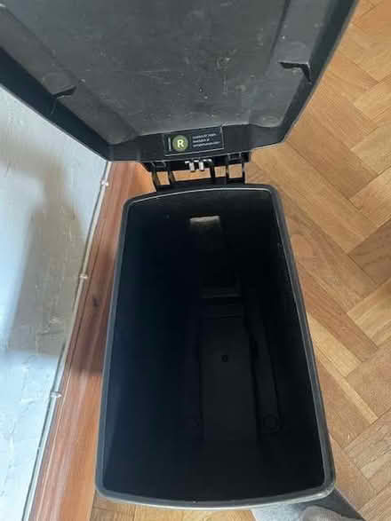Photo of free A simplehuman bin with a foot pedal 10L (Tideswell SK17) #4