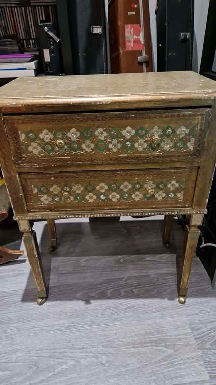 Photo of free Small decorative chest of drawers/side table (New Barnet EN5) #3