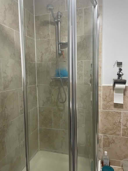 Photo of free Quadrant shower cubicle and shower (Barkerend BD3) #3