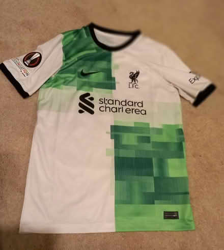 Photo of free Liverpool Football top Nike brand (ME8) #1