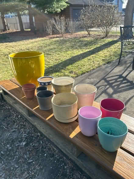 Photo of free Flower pots (south elmhurst) #2