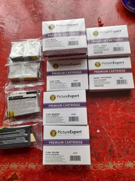 Photo of free Ink cartridges black & coloured (Glenleigh Park TN39) #2