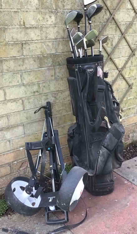 Photo of free Golf caddy and clubs (Garforth, Leeds, LS25) #1