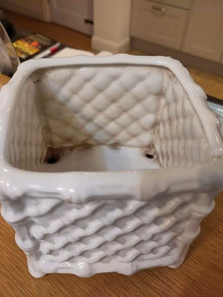 Photo of free Square, white ceramic planter for indoor plants (Berkhamsted HP4) #2