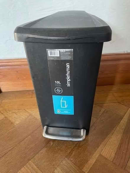 Photo of free A simplehuman bin with a foot pedal 10L (Tideswell SK17) #1