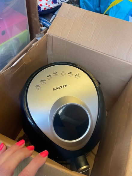 Photo of free Salter air fryer digital round basket 4.5l (Halls Green CM19) #2