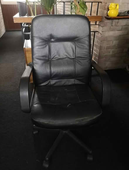 Photo of free Desk chair adjustable hight (Pollokshields G41) #2