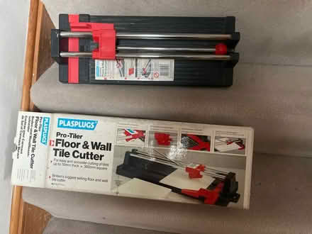 Photo of free Floor and Wall tile cutter (Crawley RH11) #2