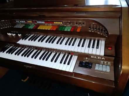Photo of free Electronic Organ (Penn Hill BH14) #3