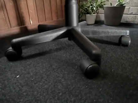 Photo of free Desk chair adjustable hight (Pollokshields G41) #4