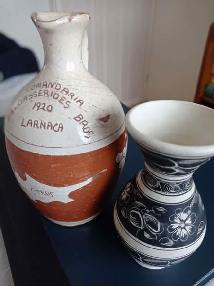 Photo of free Wine jug and vase. (Pin Green SG1) #1