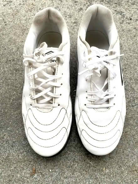 Photo of free White Umbro Football Trainers (Hoddesdon EN11) #1