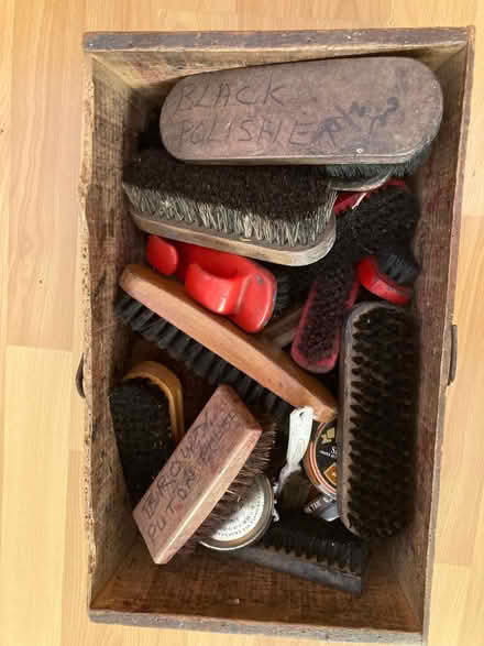 Photo of free Wooden box with various shoe care items (Bodicote OX15) #1