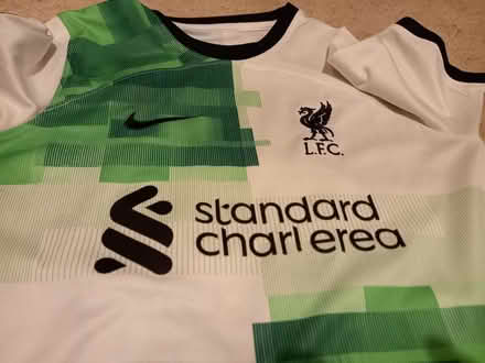 Photo of free Liverpool Football top Nike brand (ME8) #2
