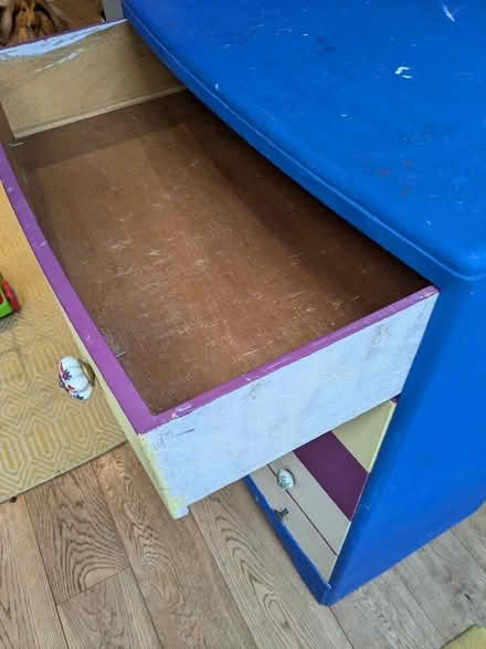 Photo of free chest of drawers (Earlsfield SW17) #2