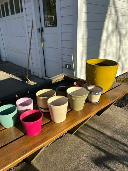 Photo of free Flower pots (south elmhurst) #1