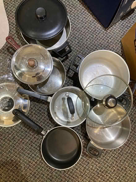Photo of free Pots and lids (Derry and Tenth Line) #2