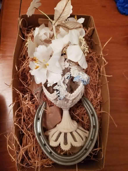 Photo of free Vintage wedding decoration & horse shoe (NW10) #1