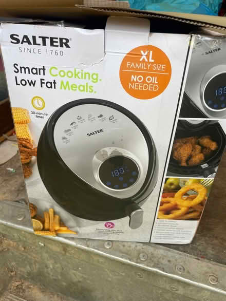 Photo of free Salter air fryer digital round basket 4.5l (Halls Green CM19) #1