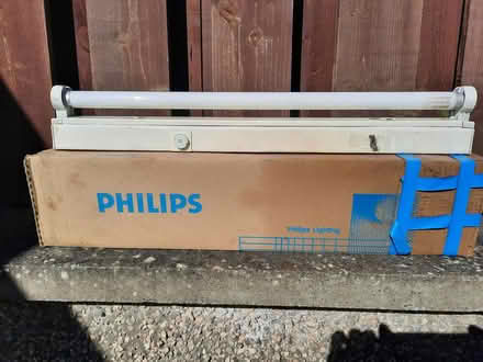 Photo of free Small fluorescent light (Fairmilehead EH10) #1