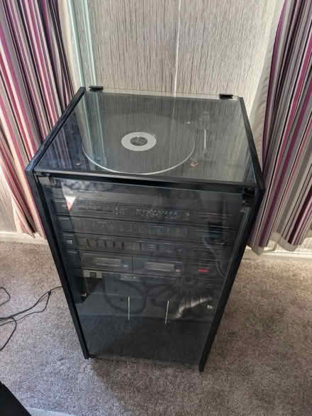 Photo of free Toshiba hifi with cabinet (LU5) #4